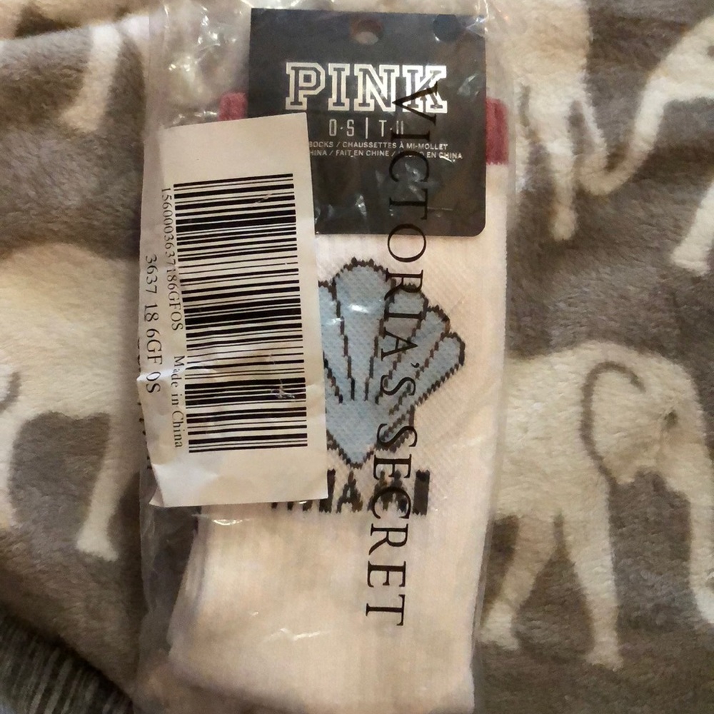 VS PINK SOCKS